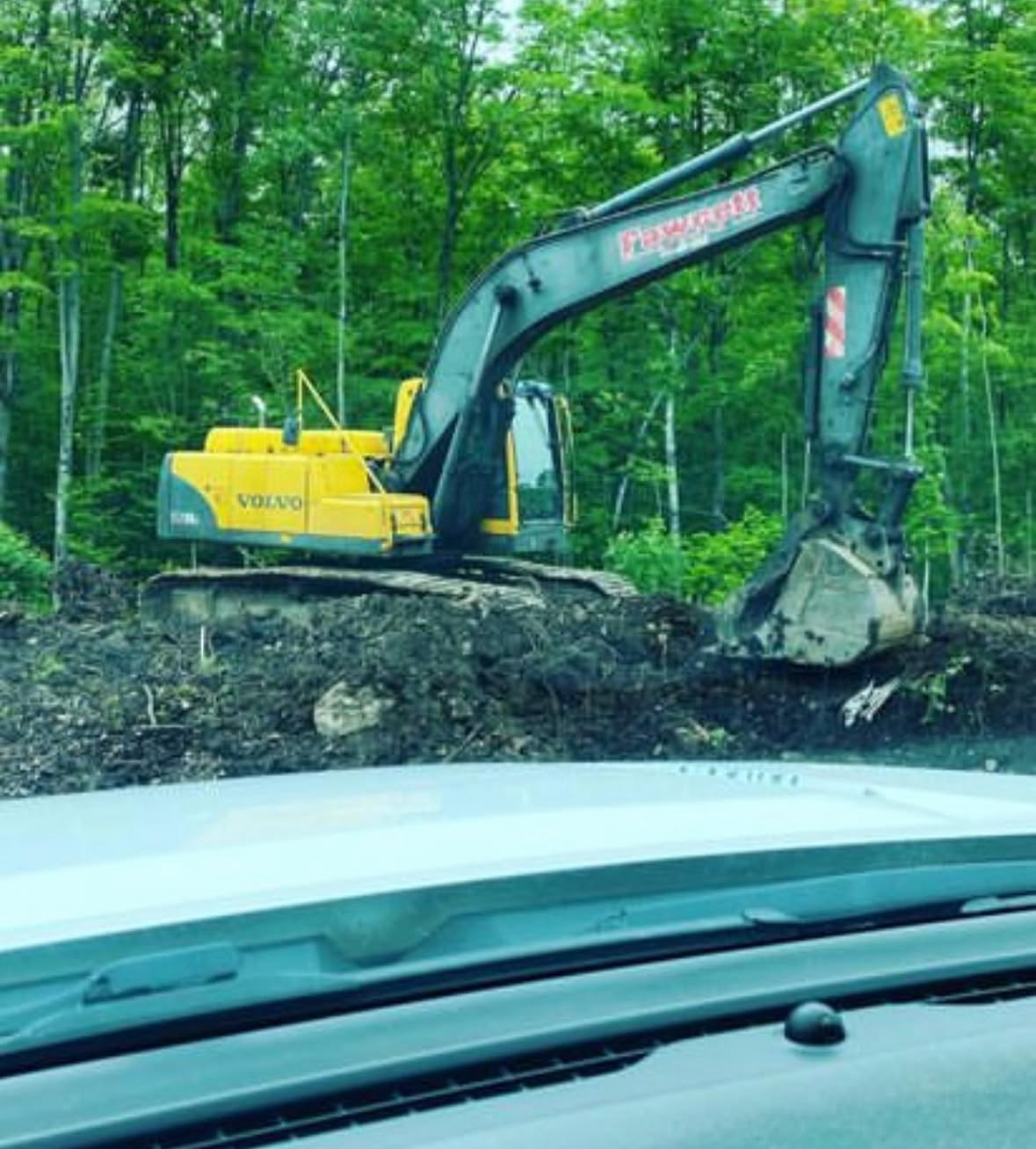 Excavator performing final lot grading Bobcaygeon